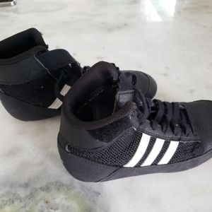 Wrestling shoes